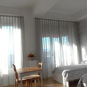 https://bnb-central-house.taorminaitalyhotels.com